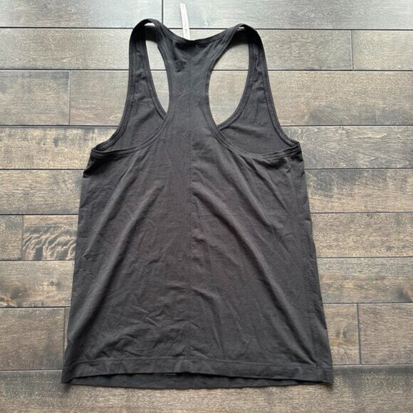 Aritzia Babaton Everyday Tank - Picture 2 of 2